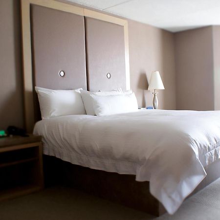 White Oaks Conference & Resort Spa Ниагара-он-те-Лейк Экстерьер фото A bedroom at the Hilton San Francisco